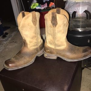 Men’s Ariat boots